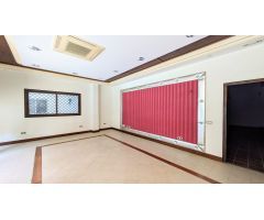 LOCAL COMERCIAL EN VENTA EN FUENGIROLA