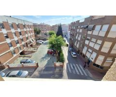 Piso de 4 dormitorios y 2 baños en Santiago el Mayor