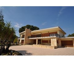 Villa en Venta en Salinas de Añana, Alicante