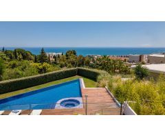 Moderna villa con impresionantes vistas panorámicas al mar en la Urb. Reserva del Higuerón