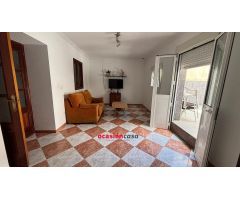 CASA CON TEJADO NUEVO Y PATIO