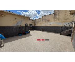 CASA CON TEJADO NUEVO Y PATIO