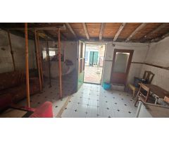 CASA PARA REFORMAR EN EL CENTRO DE PUEBLONUEVO