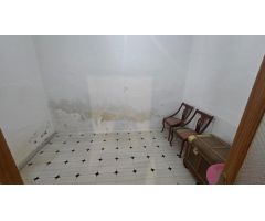 CASA PARA REFORMAR EN EL CENTRO DE PUEBLONUEVO