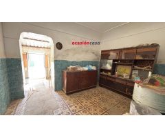 CASA DE 345 M2 PARA REFORMAR EN LA ZONA DE PEÑARROYA