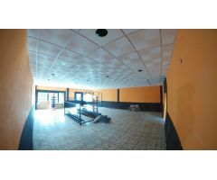 LOCAL COMERCIAL AMPLIO ZONA DE PASO
