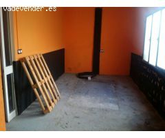 LOCAL COMERCIAL AMPLIO ZONA DE PASO
