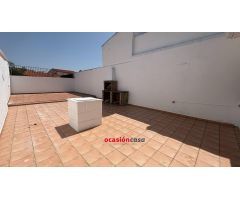 CASA CON GRAN PATIO A LA VENTA