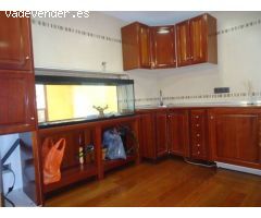 Santa Catalina.  Oficinas , 15 puestos de trabajo, 2 baños, 2 garajes y trastero.