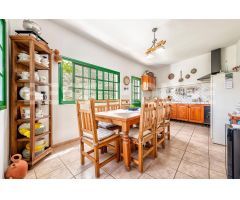 Casa con terreno en Venta en Telde, Las Palmas