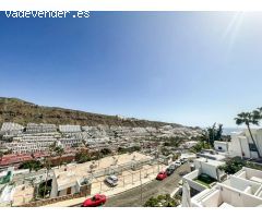 Apartamento con balcón y piscina comunitaria