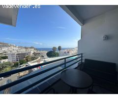 Estudio con vistas al mar, piscina y plaza de aparcamiento