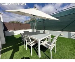Bungalow con terraza privada y piscina comunitaria