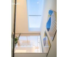 Fabuloso ático dúplex de 4 dormitorios con vistas panorámicas al mar. Interiorismo de Aalto incluido