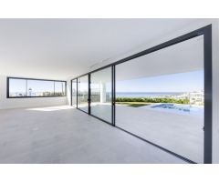 VILLA DE RECIENTE CONSTRUCCION EN CABOPINO MARBELLA