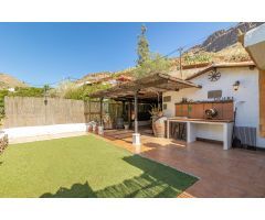 En armonía con la naturaleza: encantadora finca con terreno en Ayagaures