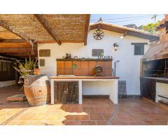 En armonía con la naturaleza: encantadora finca con terreno en Ayagaures