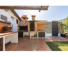 En armonía con la naturaleza: encantadora finca con terreno en Ayagaures