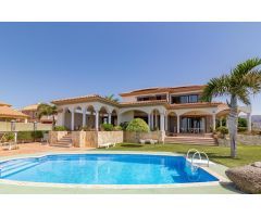 Villa en Sonnenland en venta en primera línea con vistas impresionantes