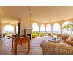 Villa en Sonnenland en venta en primera línea con vistas impresionantes