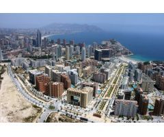 Se alquila piso de 3 dormitorios en 1 linea de la playa