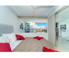 Apartamento totalmente reformado en primera línea de mar