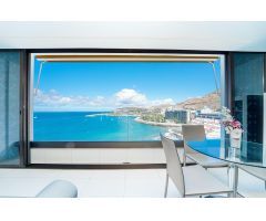 Apartamento totalmente reformado en primera línea de mar