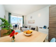 Apartamento con terraza y vistas hacia el mar en Monte Paraíso