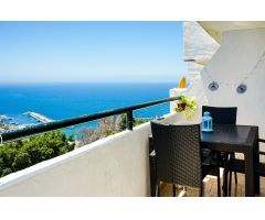 Apartamento con terraza y vistas hacia el mar en Monte Paraíso
