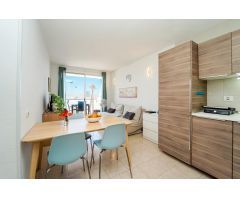 Apartamento con terraza y vistas hacia el mar en Monte Paraíso