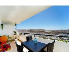 Apartamento con terraza y vistas hacia el mar en Monte Paraíso
