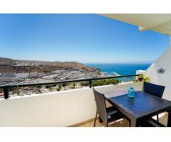 Apartamento con terraza y vistas hacia el mar en Monte Paraíso