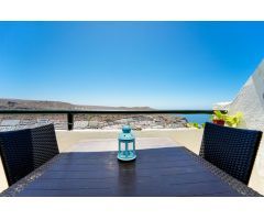 Apartamento con terraza y vistas hacia el mar en Monte Paraíso
