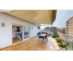 Ático reformado con terraza muy bien ubicado en Palma