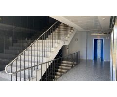 ISLA DE LA CARTUJA.- AMERICO VESPUCIO. OFICINA DE 125 M2