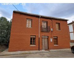 SE VENDE CASA DE DOS PLANTAS CON 6 HAB, A 8KMS DE VALENCIA DE DON JUAN. PATIO