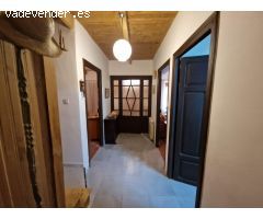 SE VENDE CASA DE DOS PLANTAS CON 6 HAB, A 8KMS DE VALENCIA DE DON JUAN. PATIO
