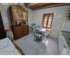 SE VENDE CASA DE DOS PLANTAS CON 6 HAB, A 8KMS DE VALENCIA DE DON JUAN. PATIO