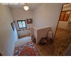 SE VENDE CASA DE DOS PLANTAS CON 6 HAB, A 8KMS DE VALENCIA DE DON JUAN. PATIO