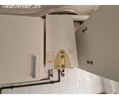 SE VENDE AMPLIO PISO DE TRES HABITACIONES EN VALENCIA DE DON JUAN, COCINA, SALÓN, BAÑO, DOS TERRAZAS