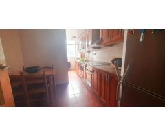 PISO CÉNTRIO DE 3 DORMITORIOS  CON UN BAÑO Y UN ASEO