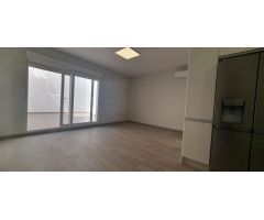 PISO TOTALMENTE REFORMADO MODERNO CON AMPLIA TERRAZA PRIVADA