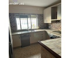 SE VENDE CASA EN ZONA DE LAS PALOMAS
