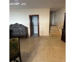 SE VENDE CASA EN ZONA DE LAS PALOMAS