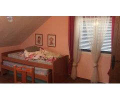 SE ALQUILA CASA CON TERRENO