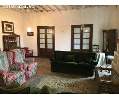 PAZO DEL SIGLO XVIII EN EL AYUNTAMIENTO DE TOURO