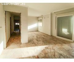 Bonito piso de 3 dormitorios, situado en la calle Ernesto Mira de Motril.