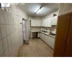 PISO CON ASCENSOR. 3 HABITACIONES, 1 BAÑO