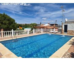 CHALET CON PISCINA A UN PASO DE  ELCHE