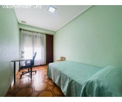 Piso de 4 habitaciones enfrente de la universidad